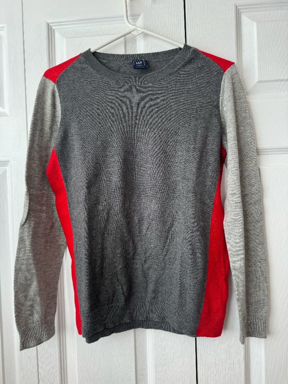 GAP Colorblock Wool Blend Crewneck Sweater Charcoal Grey Light Grey Red Small